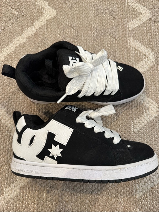 DC Other - DC Court Graffik Skate Shoes Black White Men’s 7 Women’s 8.5 NWOT